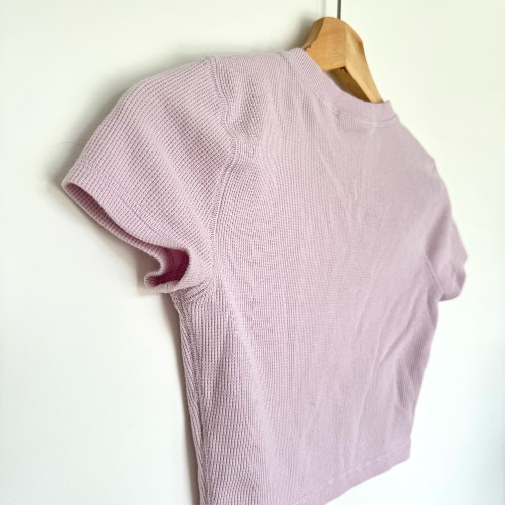 Aritzia Sunday Best Baby Waffle Cropped T-shirt - Picture 3 of 7